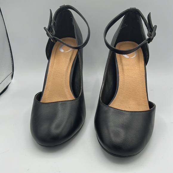 Journee Collection Comfort Foam Raveen Pumps, black, Size 7.5 - Picture 5 of 11